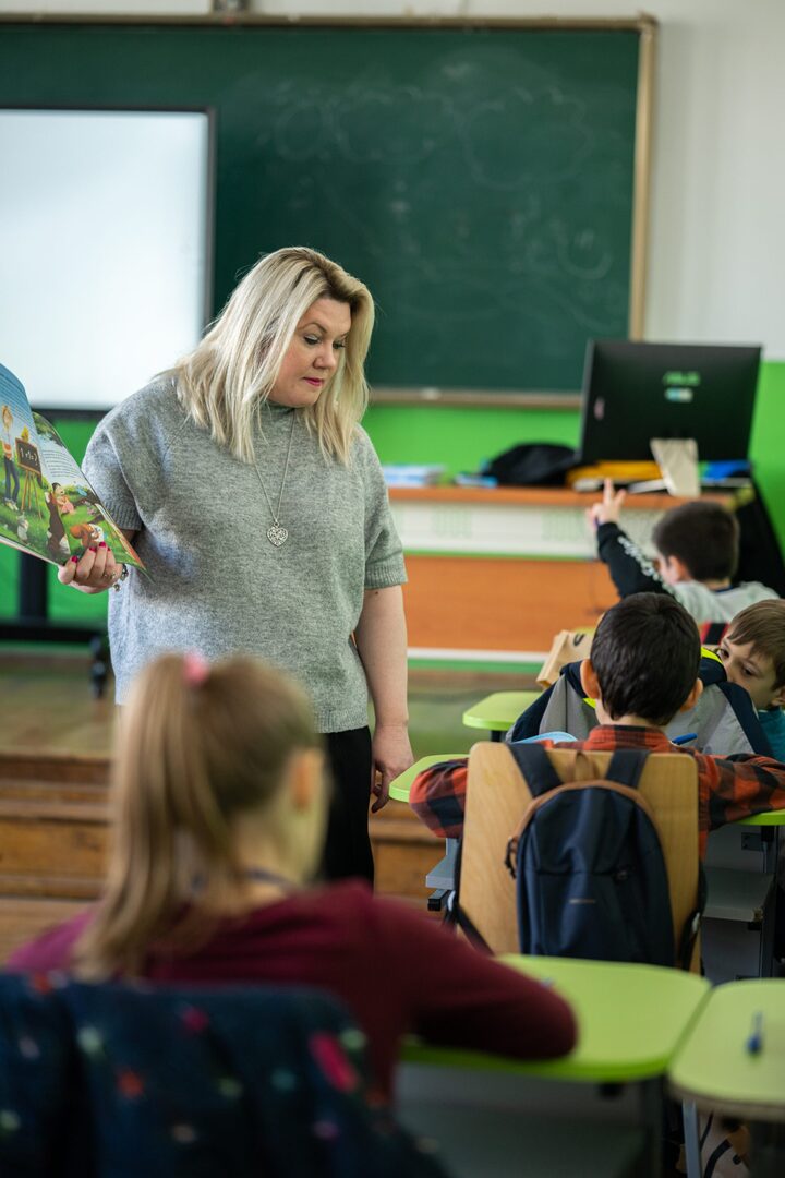 Narativ 2024 - Constitutia pe intelesul copiilor - Alina Dumitrascu 2